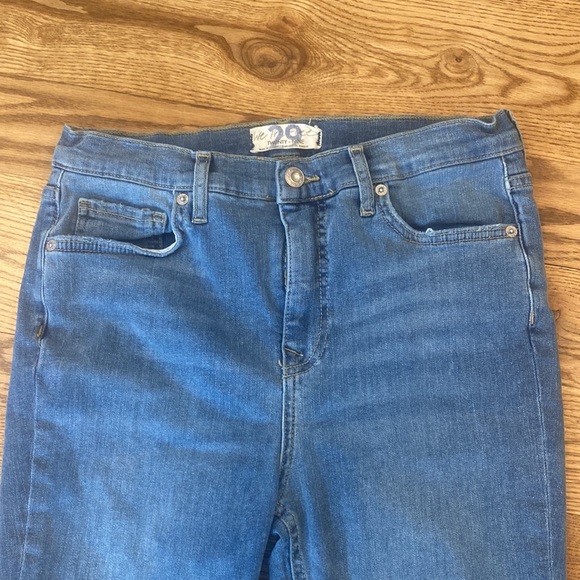 Womens We the Free Free People jeans distressed beat to hell ripped jeans - Picture 4 of 10